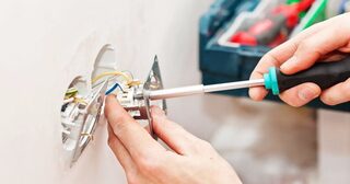 Электромонтажные работы в Челябинске от Мастер24 — электромонтаж под ключ, цены от 1650 руб., заказать услуги